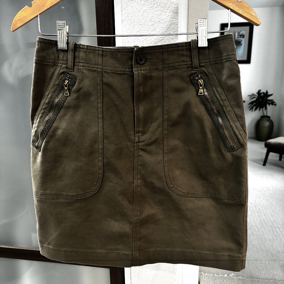 Club Monaco Mini Skirt - Olive/Army Green Size 6 - Picture 1 of 6